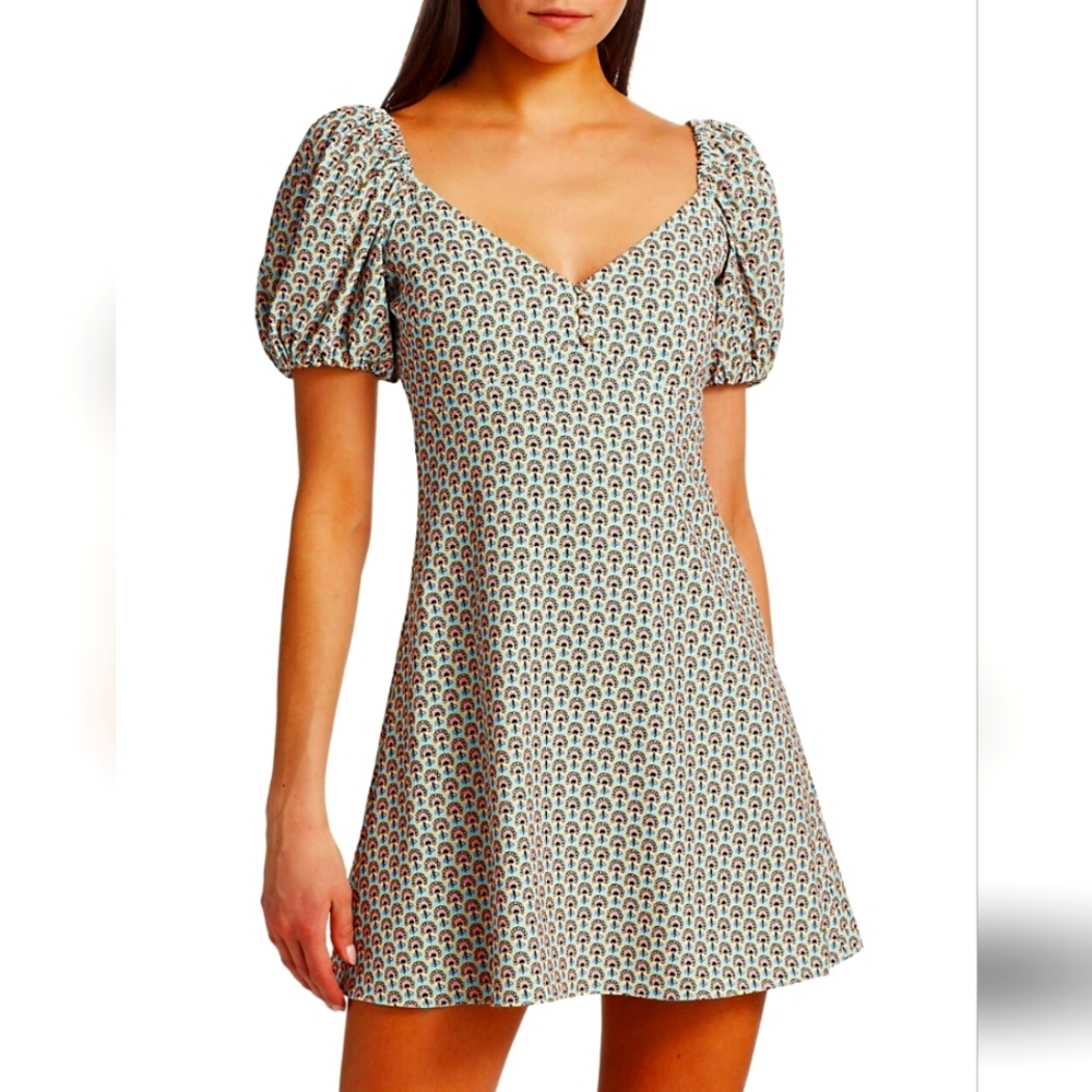LIKE NEW Alice + Olivia Dana puff sleeve dress solstice size 8